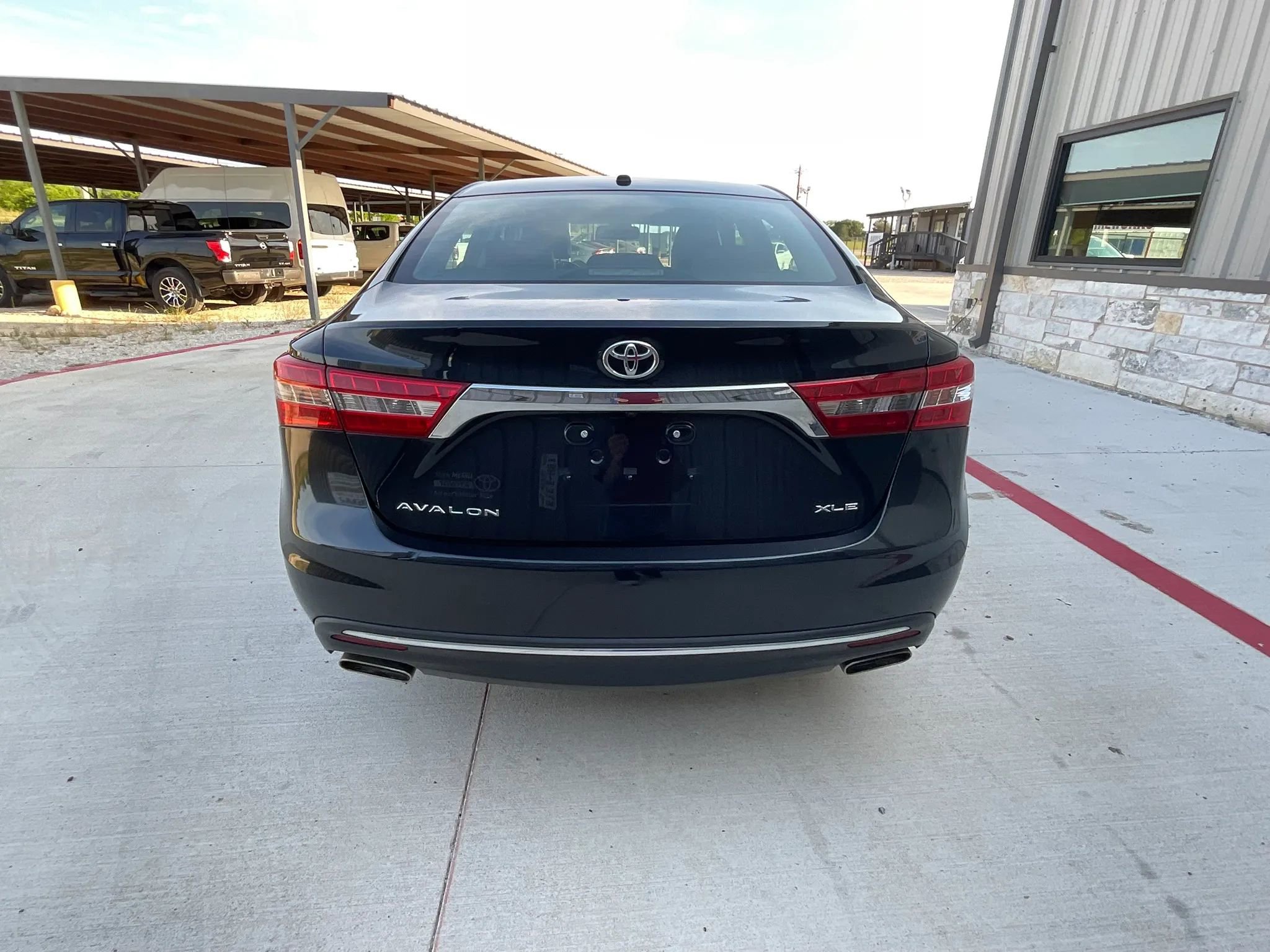 Used 2017 Toyota Avalon XLE Premium w/ All Weather Liner Package FWD image 10