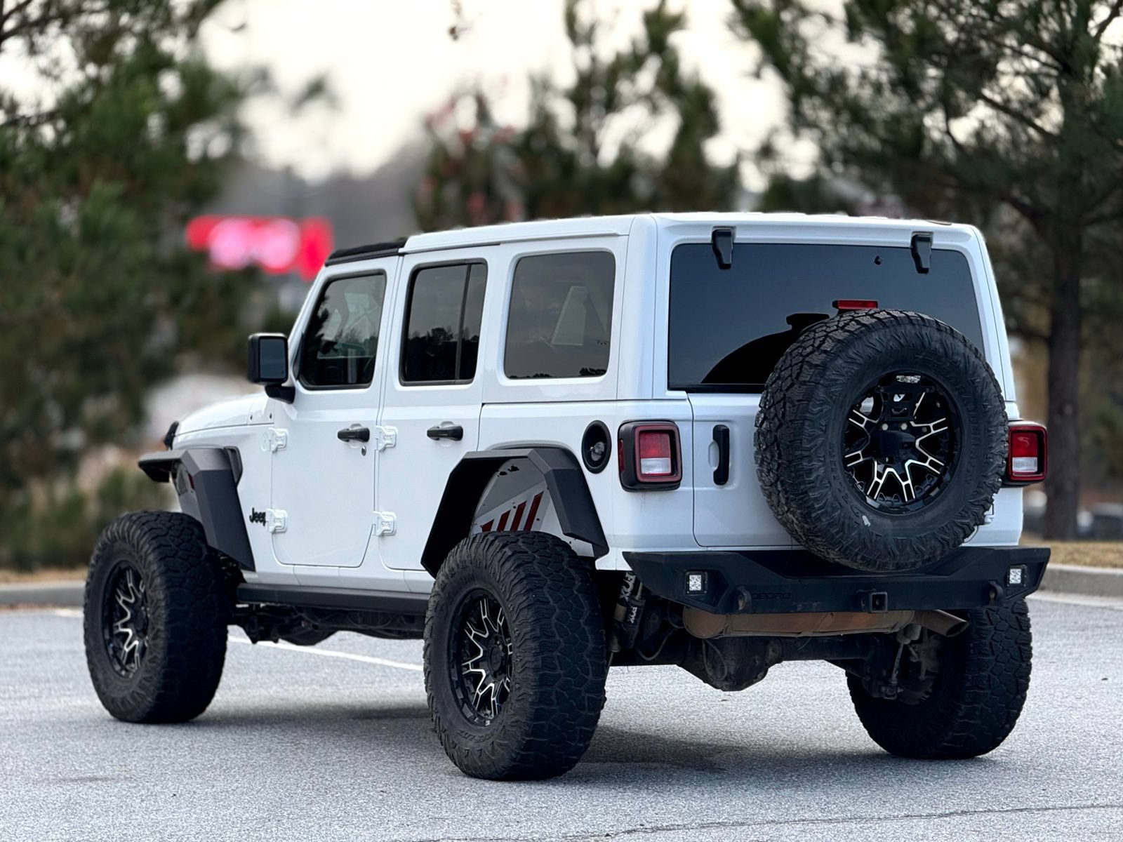 Used 2022 Jeep Wrangler Unlimited Sport w/ Xtreme Recon 35" Tire Package AWD/4WD image 9