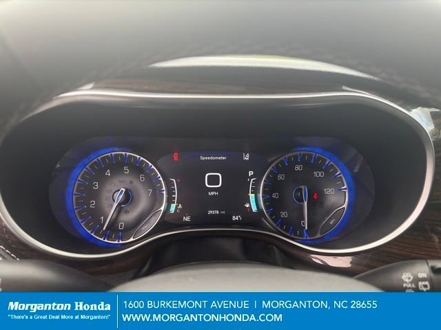 Used 2023 Chrysler Pacifica Limited w/ Uconnect Theater Family Group AWD/4WD image 17