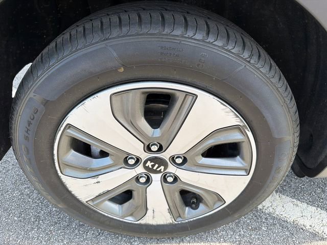 Used 2019 Kia Niro LX image 17