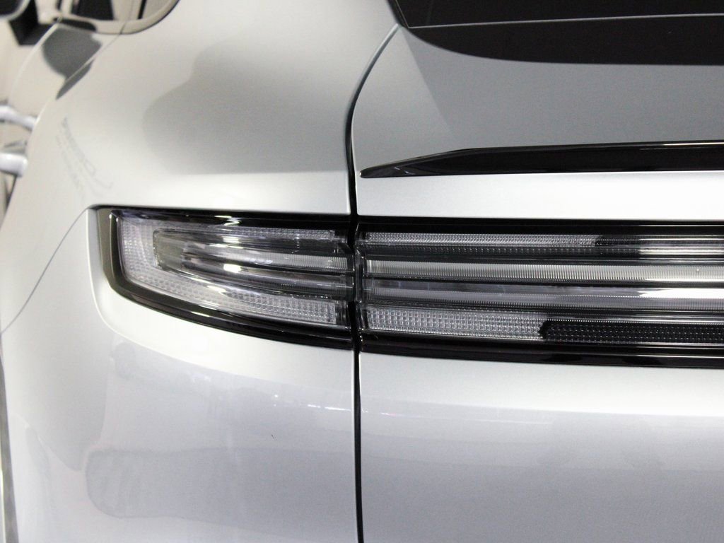 Certified 2025 Porsche Cayenne Coupe image 12