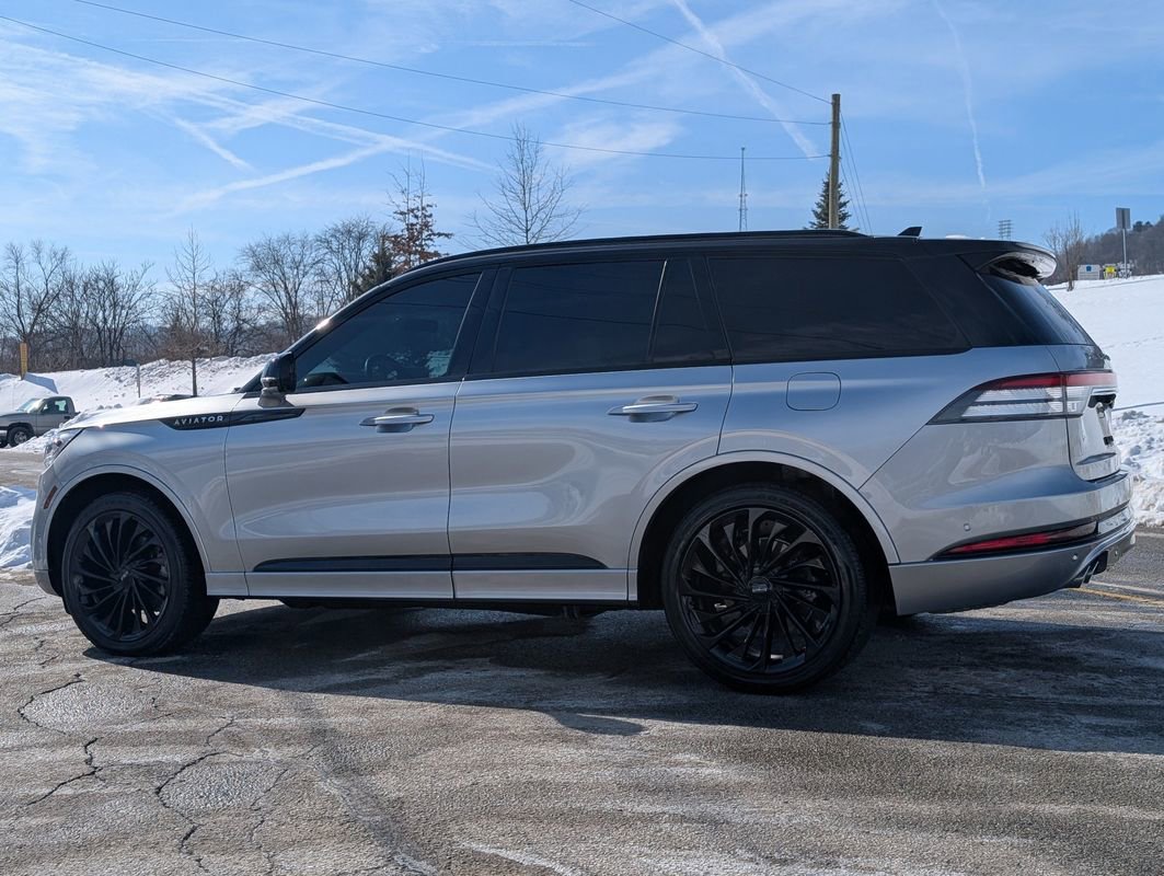 Used 2023 Lincoln Aviator Black Label w/ Jet Package image 11