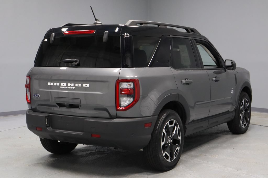 Used 2023 Ford Bronco Sport Outer Banks w/ Tech Package AWD/4WD image 11