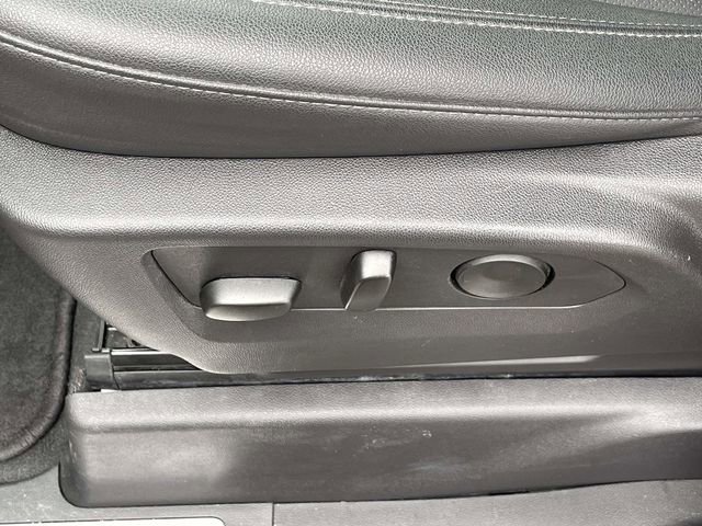 Certified 2025 GMC Sierra 1500 SLT image 13