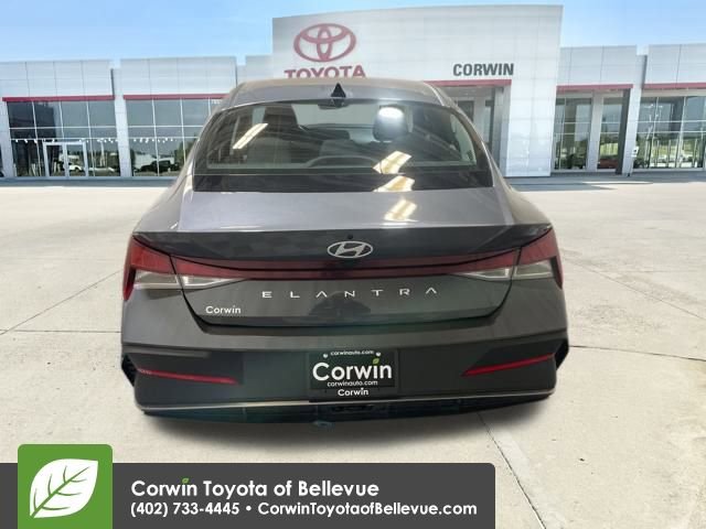 Used 2024 Hyundai Elantra SEL image 4