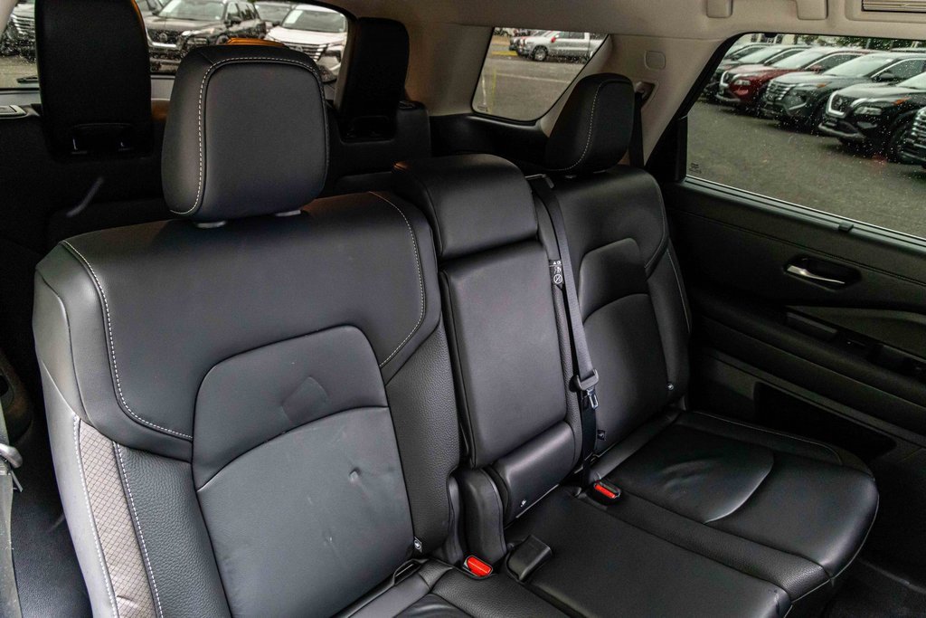 Certified 2024 Nissan Pathfinder SL image 25