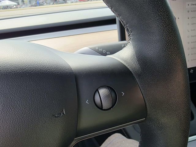 Used 2023 Tesla Model 3 Standard Range image 17