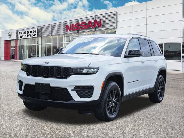 Used 2025 Jeep Grand Cherokee Altitude image 8