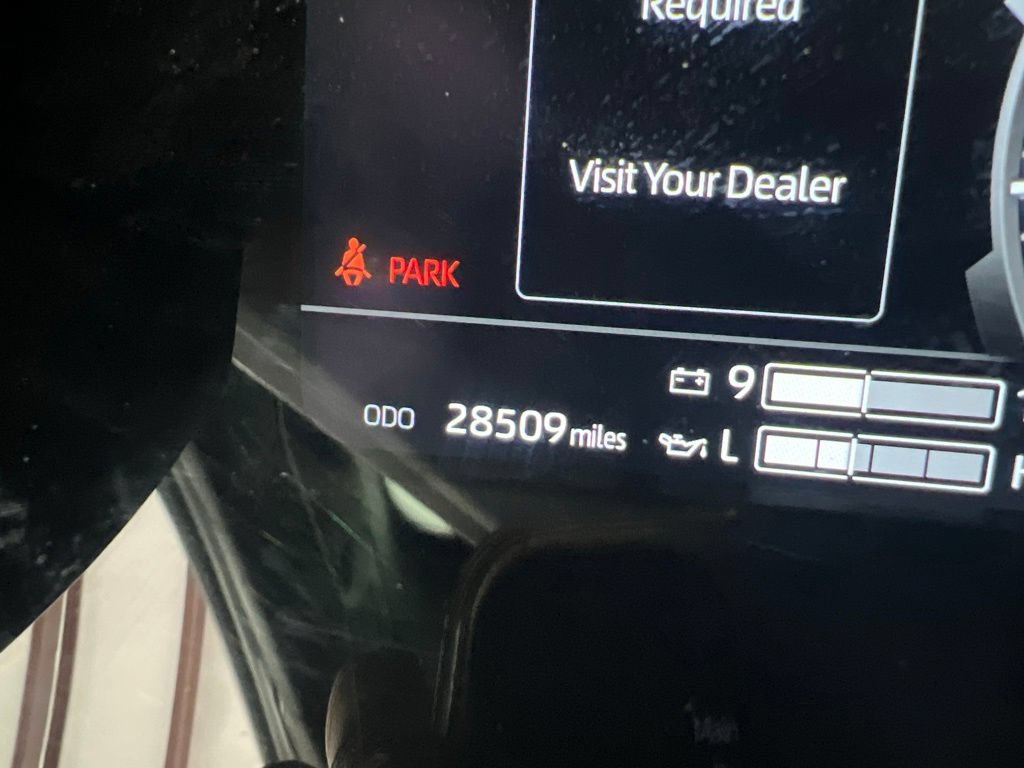 Used 2025 Toyota Tundra Limited AWD/4WD image 12
