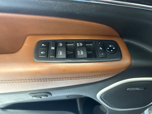 Used 2019 Jeep Grand Cherokee Summit AWD/4WD image 26