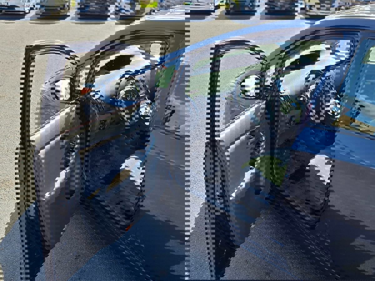 Used 2011 Toyota Prius Three image 37