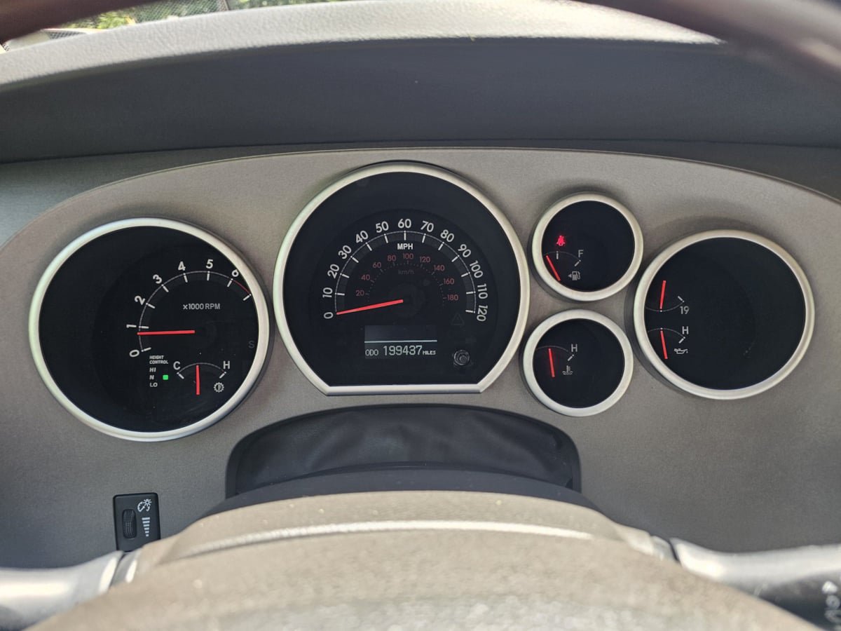 Used 2011 Toyota Sequoia Platinum AWD/4WD image 15