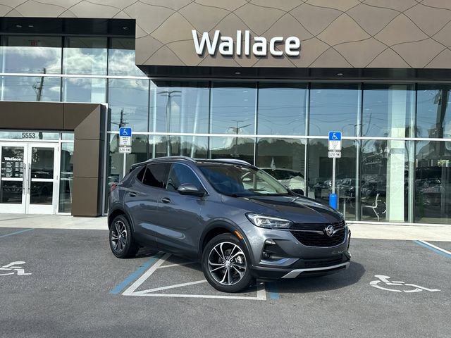 Used 2022 Buick Encore GX Essence FWD image 1