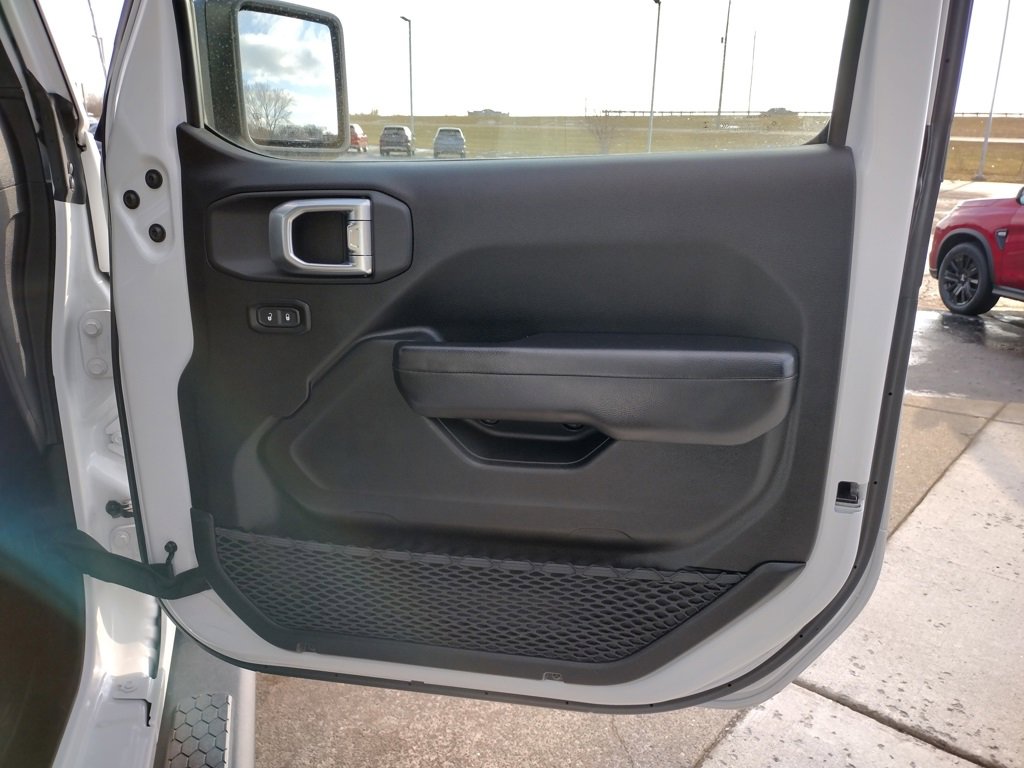 Used 2020 Jeep Wrangler Unlimited Sport image 27