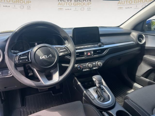 Used 2024 Kia Forte LXS w/ LXS Technology Package FWD image 10
