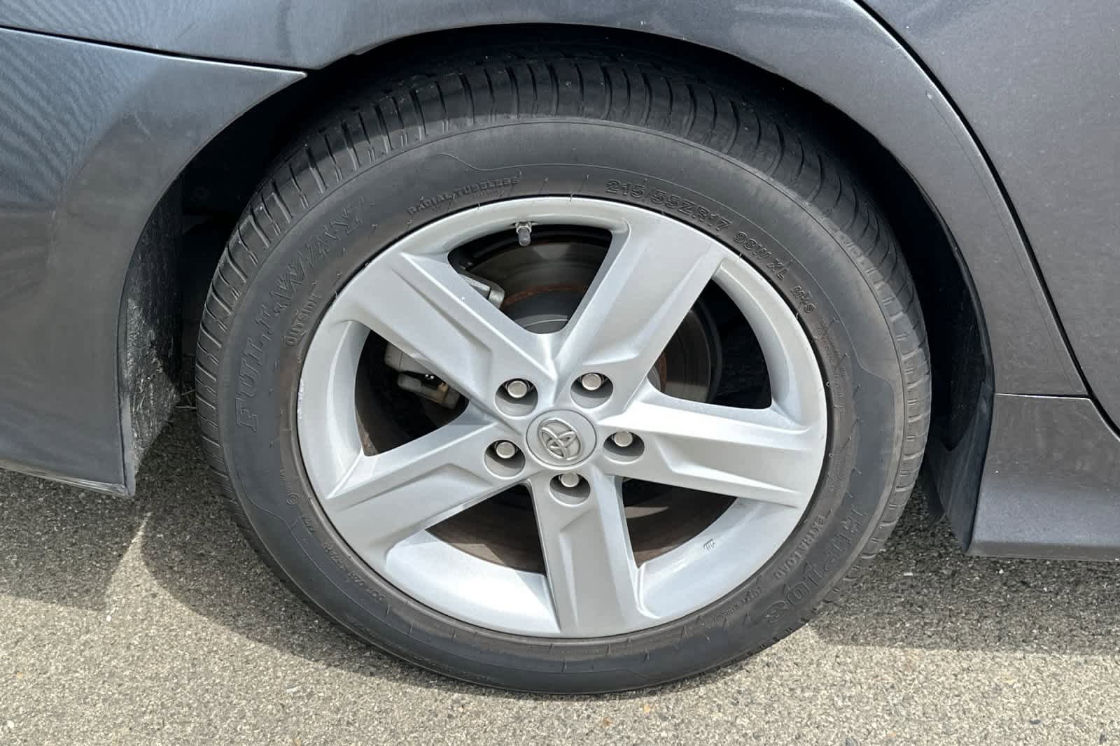 Used 2014 Toyota Camry SE FWD image 17