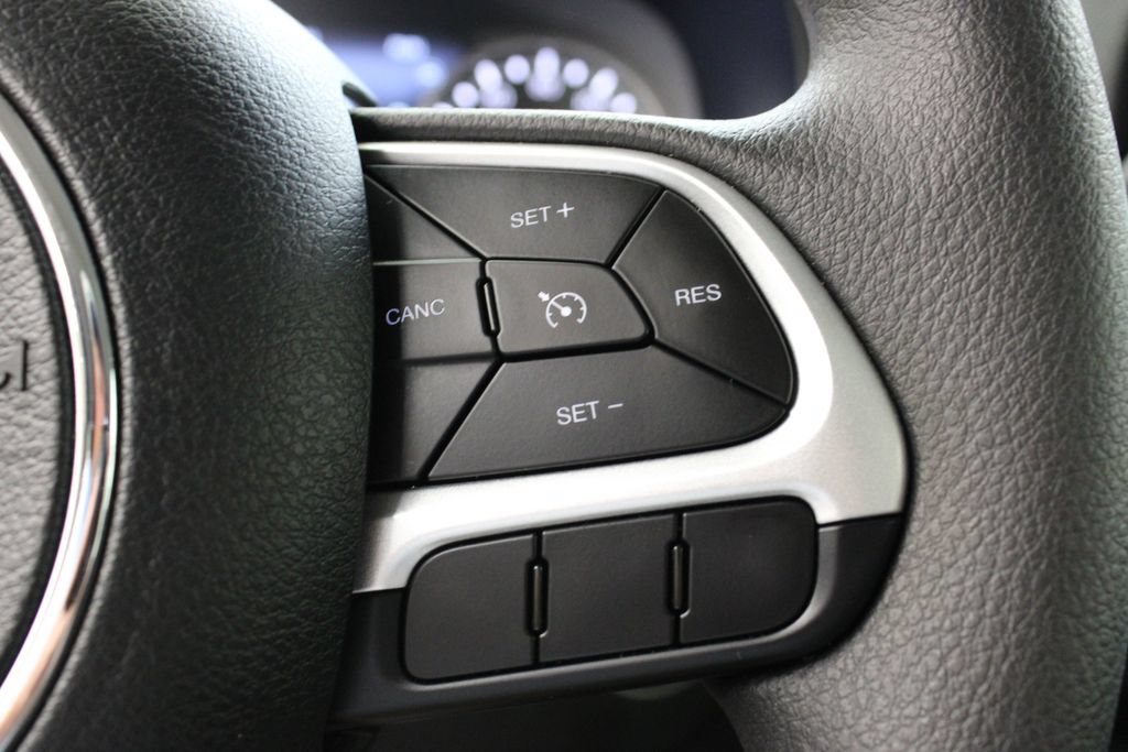 Used 2023 Jeep Renegade Latitude AWD/4WD image 26