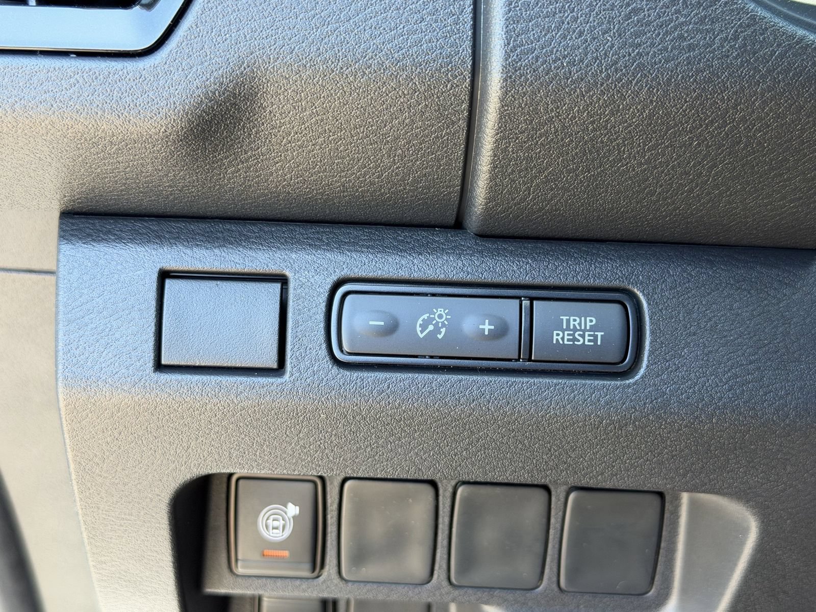 New 2026 Nissan Frontier SV w/ All-Weather Content Package RWD image 15
