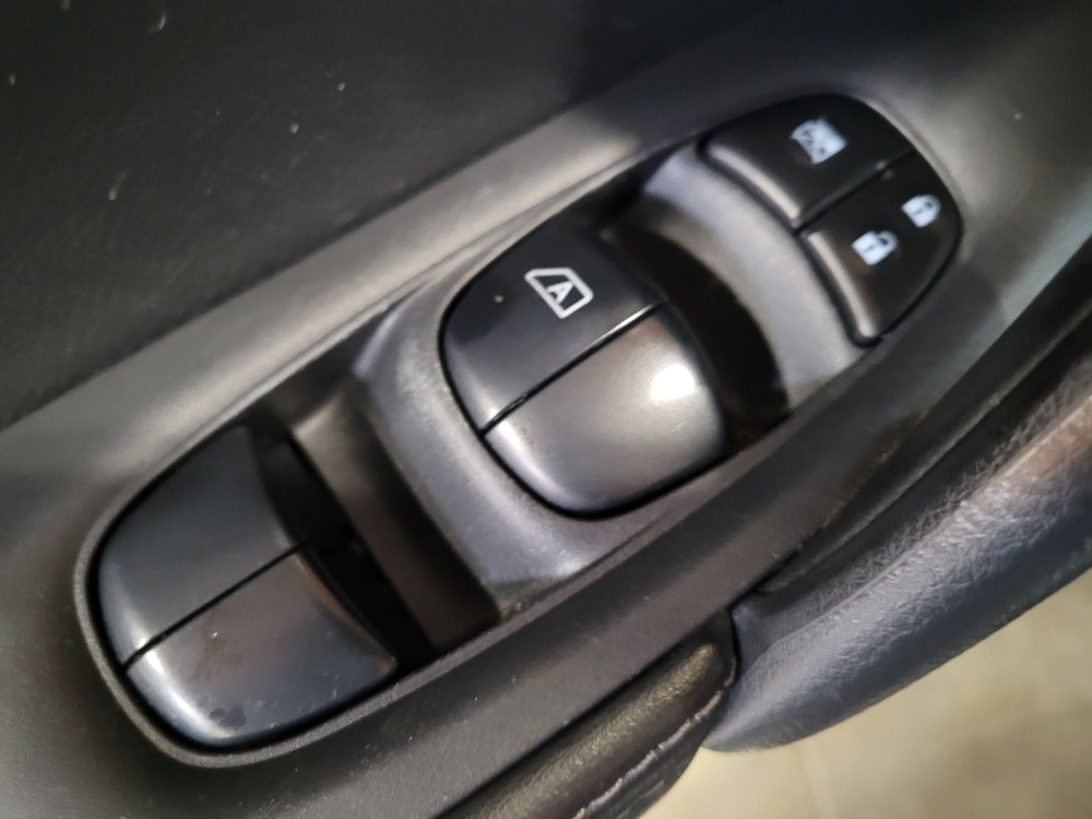 Used 2022 Nissan Rogue Sport S FWD image 27
