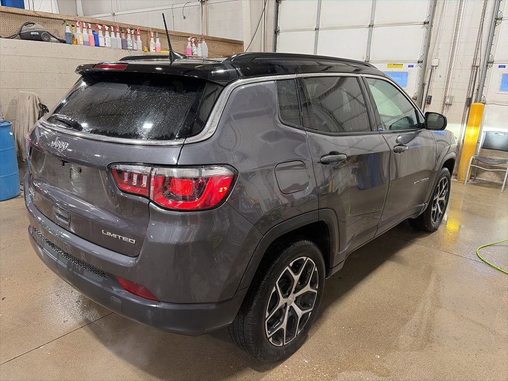 Used 2024 Jeep Compass Limited image 6