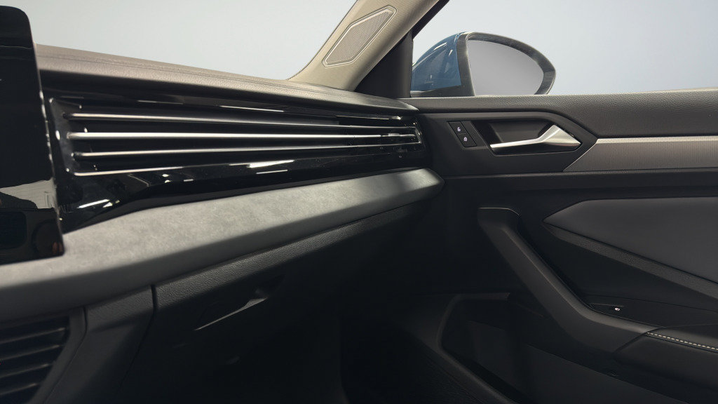 New 2026 Volkswagen Jetta SE FWD image 31