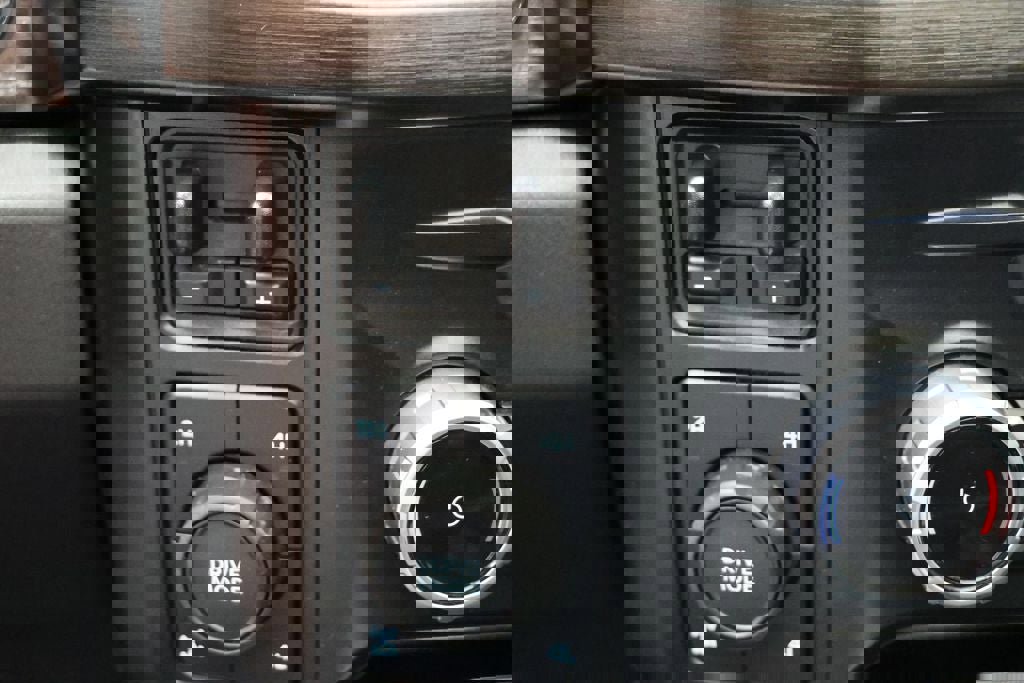 Used 2023 Ford F250 Lariat w/ Lariat Ultimate Package image 35