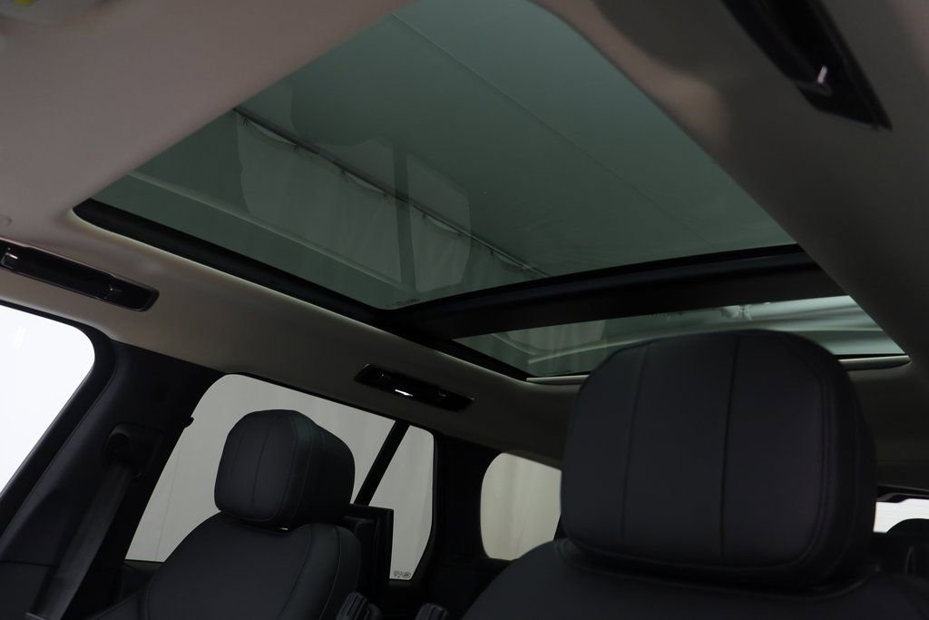 New 2025 Land Rover Range Rover SE image 14