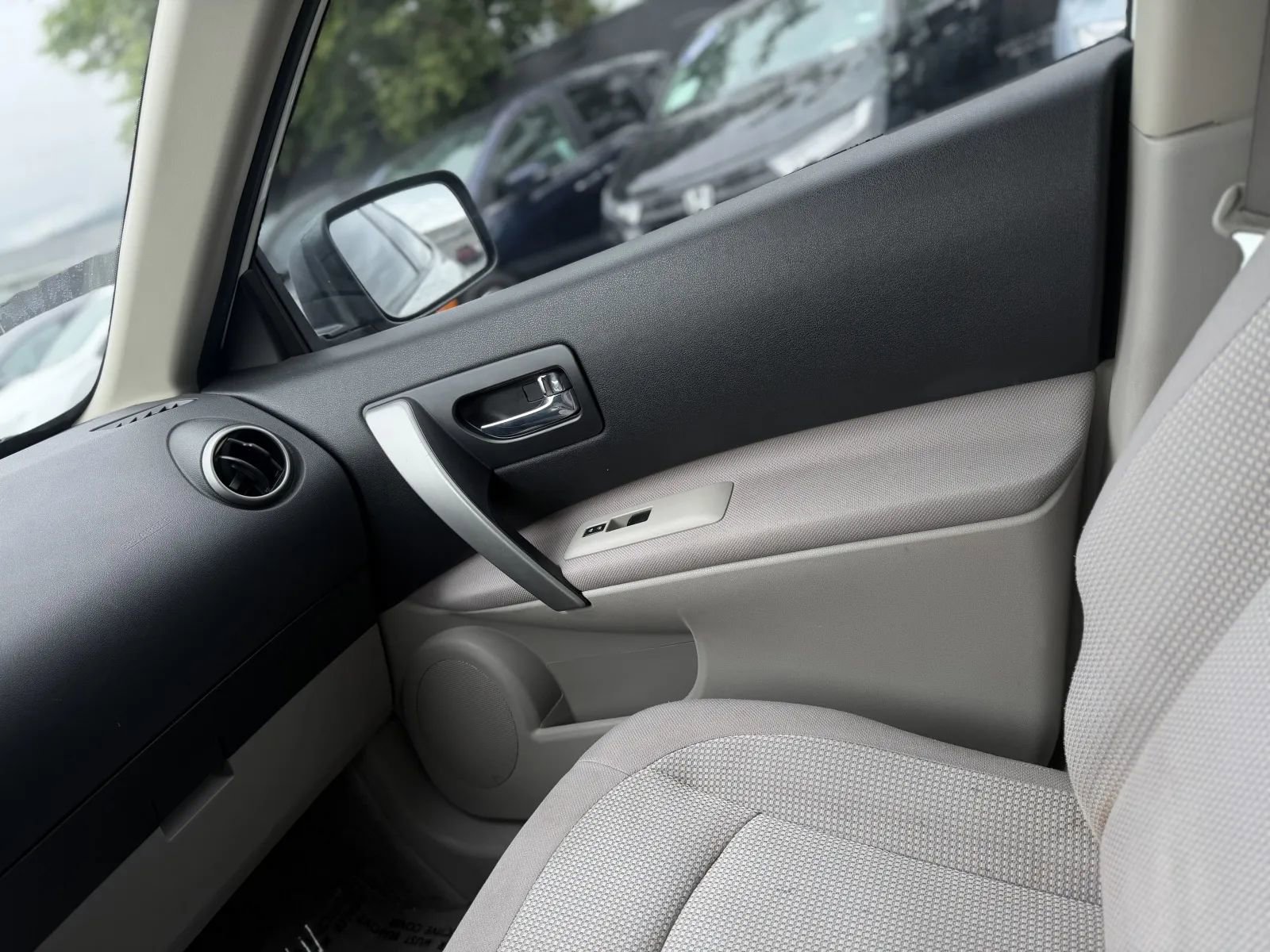 Used 2009 Nissan Rogue SL w/ Moonroof Pkg FWD image 28