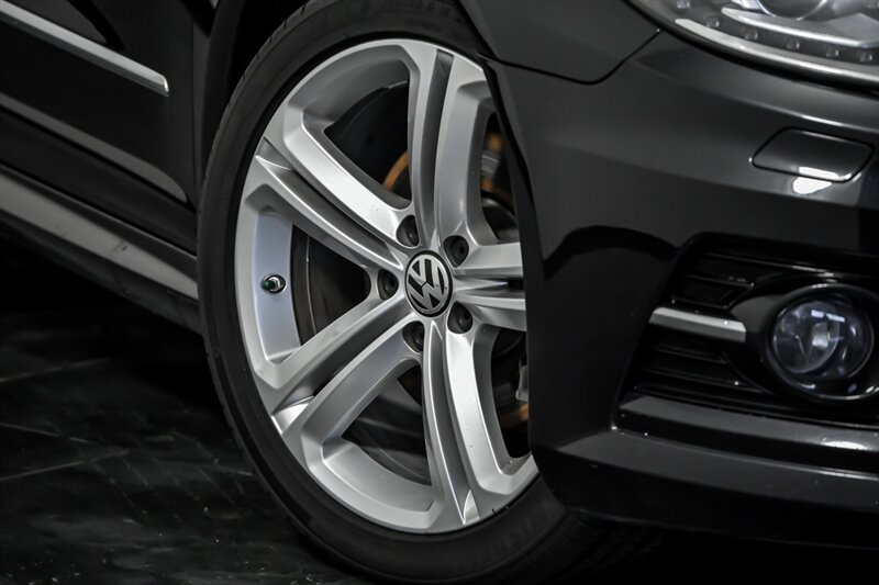 Used 2013 Volkswagen CC R-Line FWD image 3