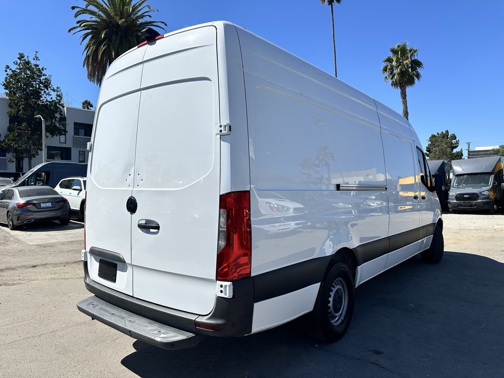 Used 2023 Mercedes-Benz Sprinter 2500 image 4
