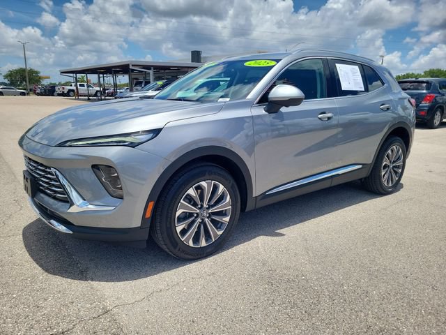 Used 2025 Buick Envision Preferred AWD/4WD image 2
