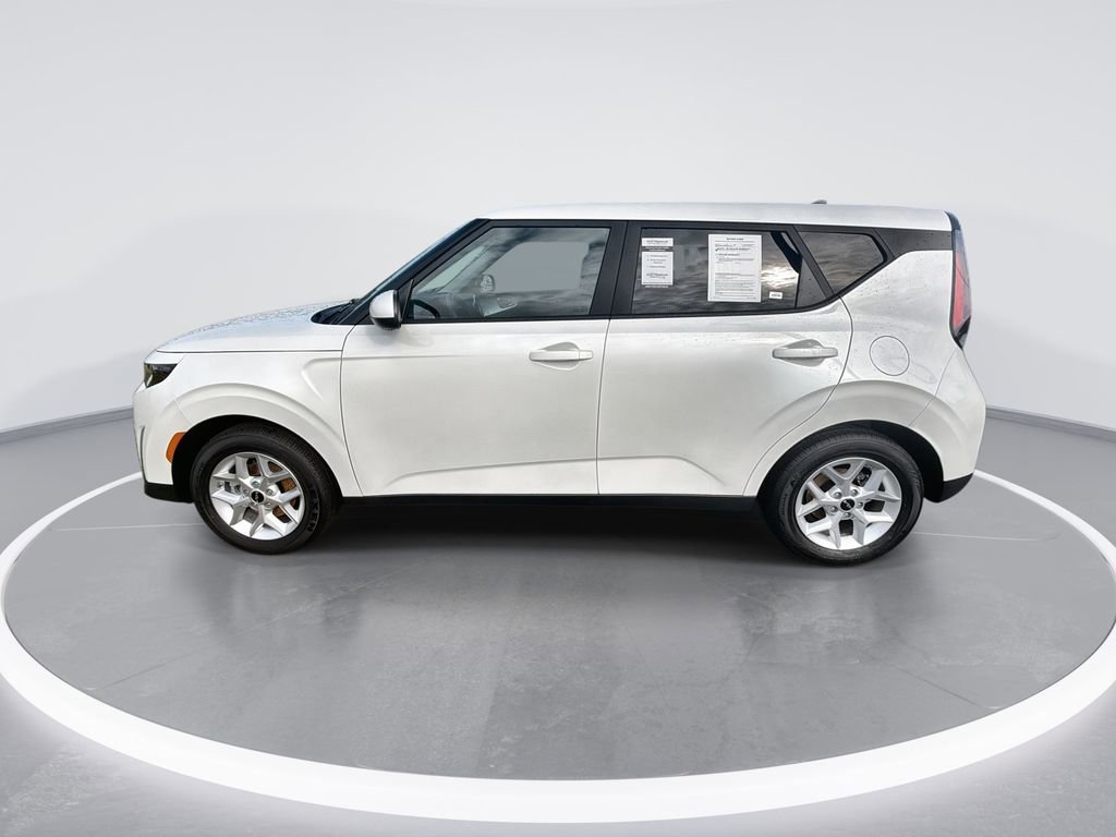 Used 2025 Kia Soul LX w/ LX Technology Package FWD image 5