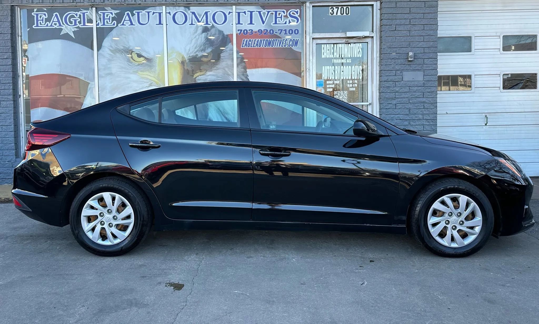 Used 2020 Hyundai Elantra SE image 2