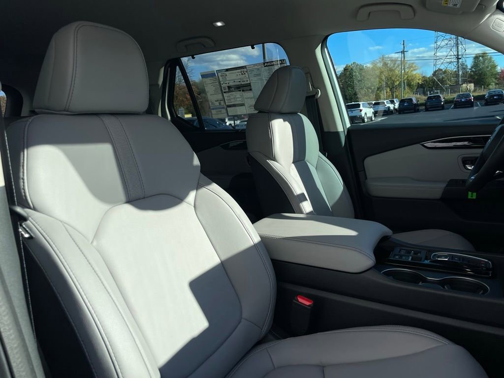 Used 2025 Honda Pilot EX-L image 31