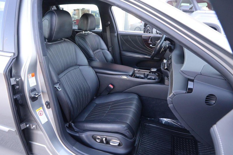 Used 2018 Lexus LS 500 AWD image 25