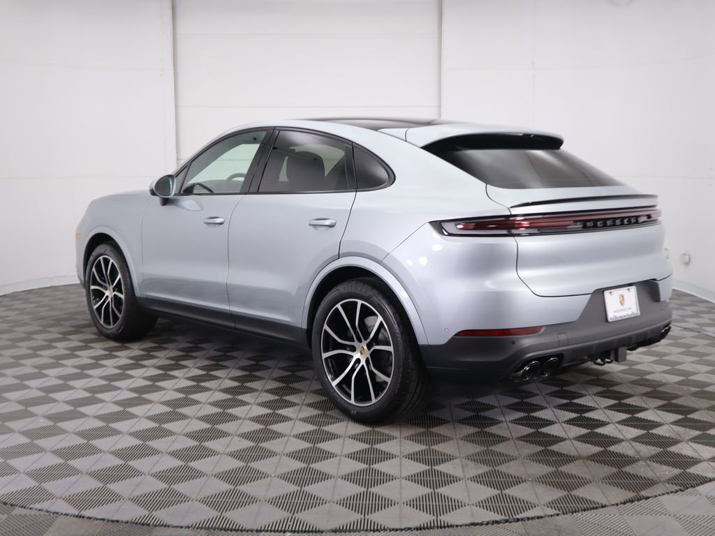 Used 2024 Porsche Cayenne Coupe AWD/4WD image 7
