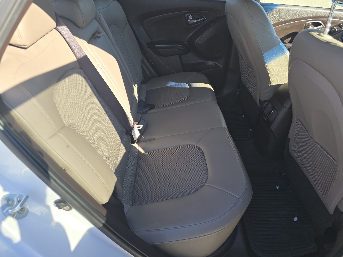 Used 2014 Hyundai Tucson SE AWD/4WD image 18