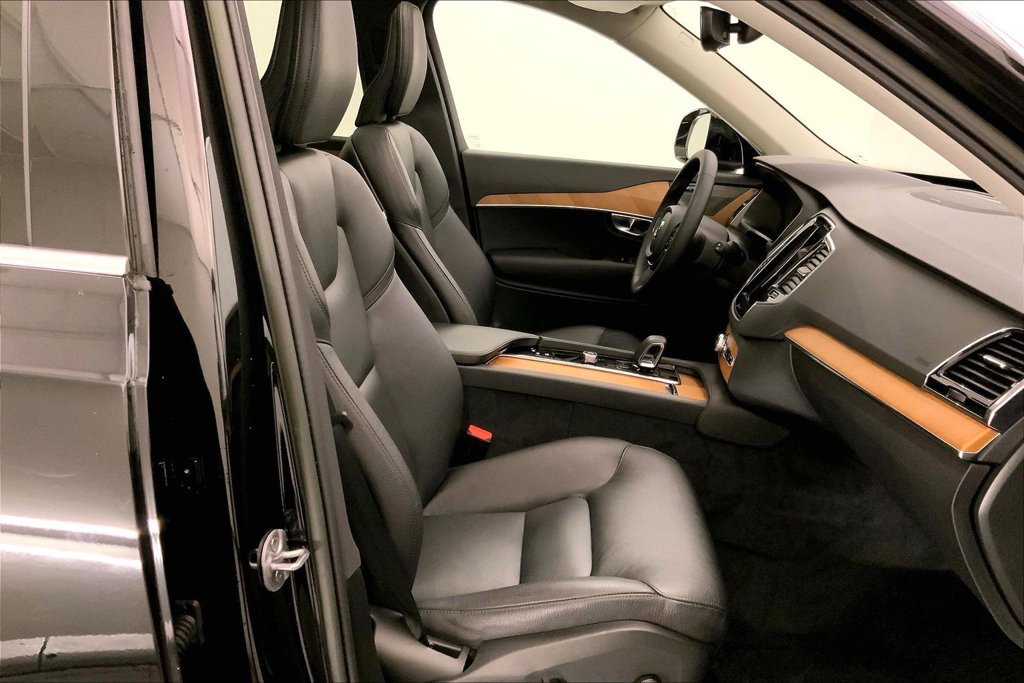Used 2023 Volvo XC90 B6 Plus w/ Protection Package Premier AWD/4WD image 6