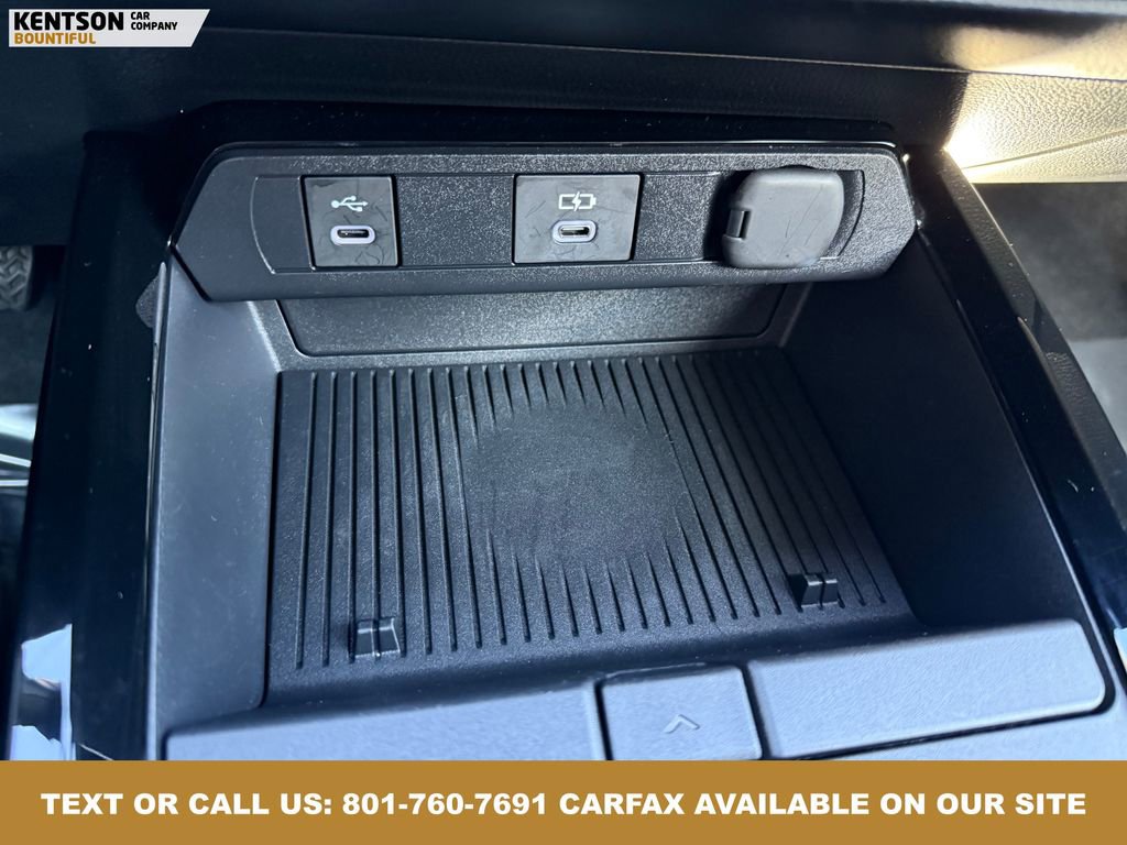 Used 2025 Toyota Prius LE image 26