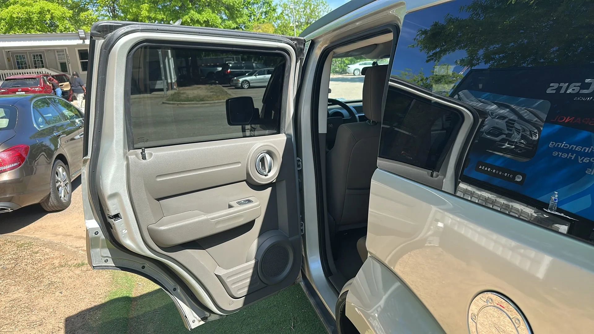 Used 2008 Dodge Nitro SXT image 17