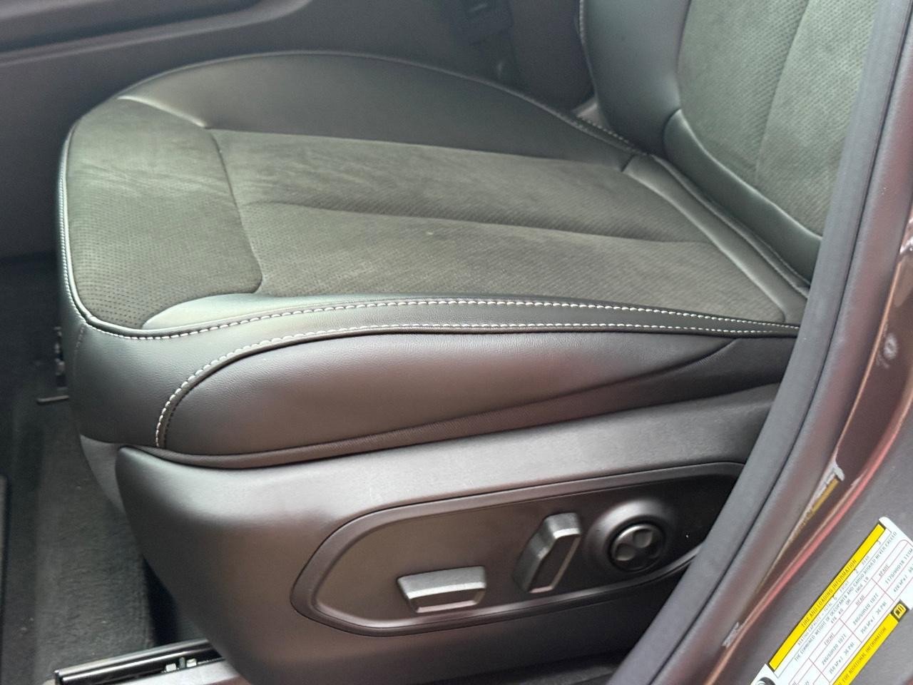 New 2025 Jeep Grand Cherokee Altitude image 20