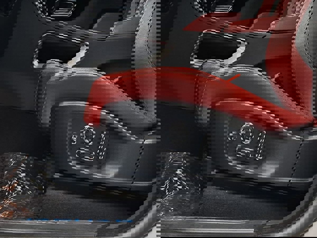 Used 2019 Jaguar F-PACE S image 9