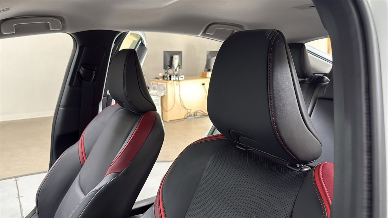 Used 2025 Toyota Prius XSE image 13