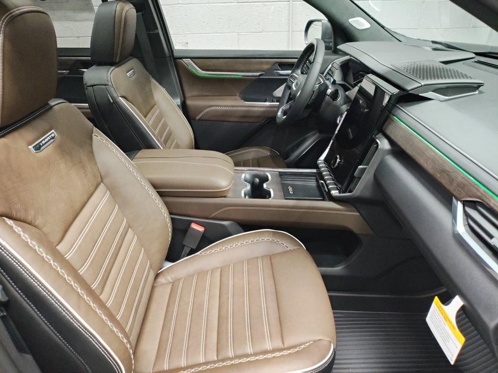 New 2026 GMC Acadia Denali Ultimate w/ LPO, Floor Liner Package image 7