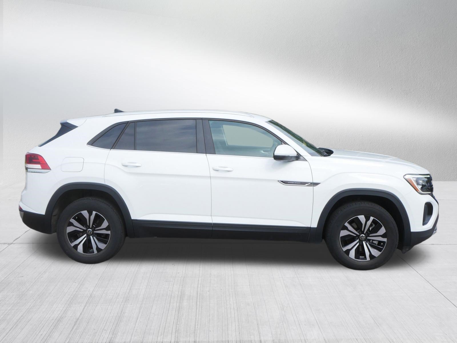 Used 2024 Volkswagen Atlas Cross Sport SE AWD/4WD image 8