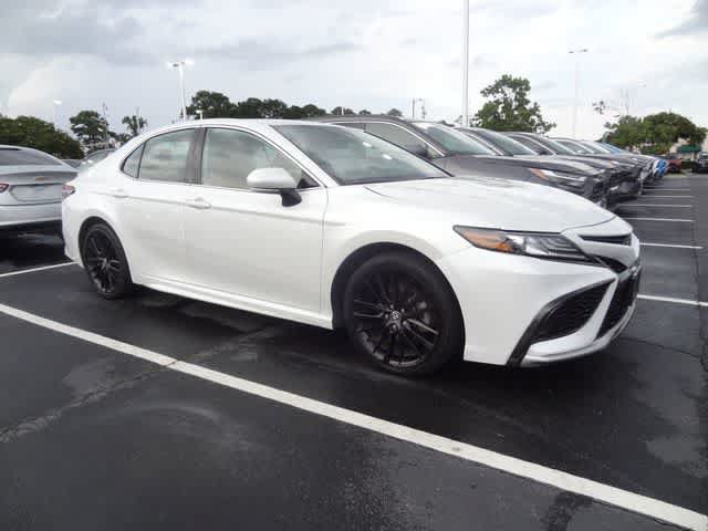 Used 2024 Toyota Camry XSE FWD image 4