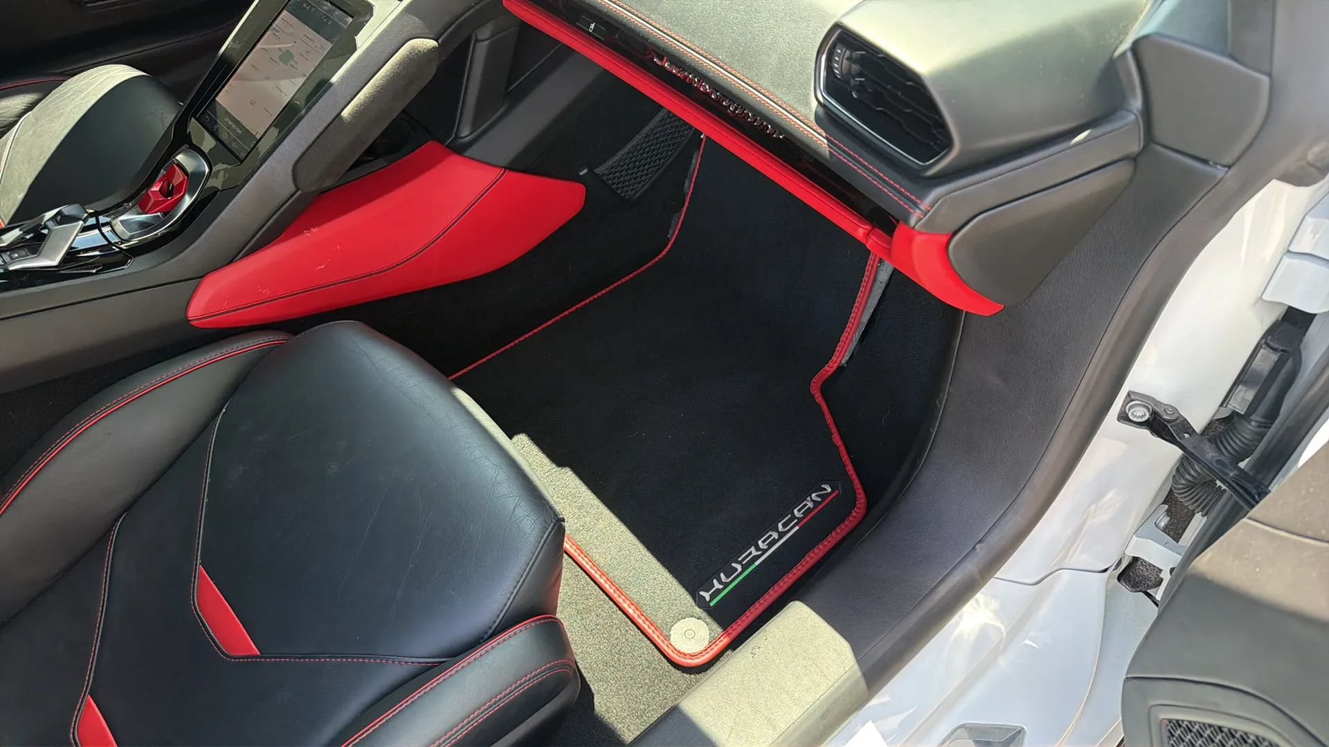 Used 2021 Lamborghini Huracan EVO RWD image 27