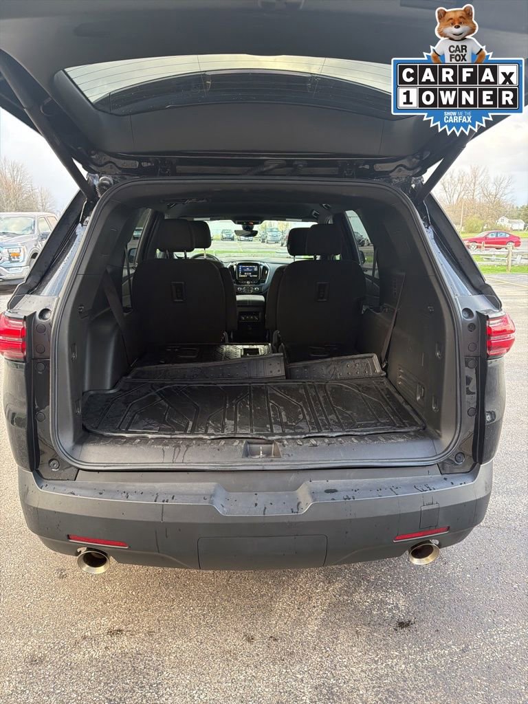 Used 2023 Chevrolet Traverse LT w/ Rear Camera Mirror Package image 10