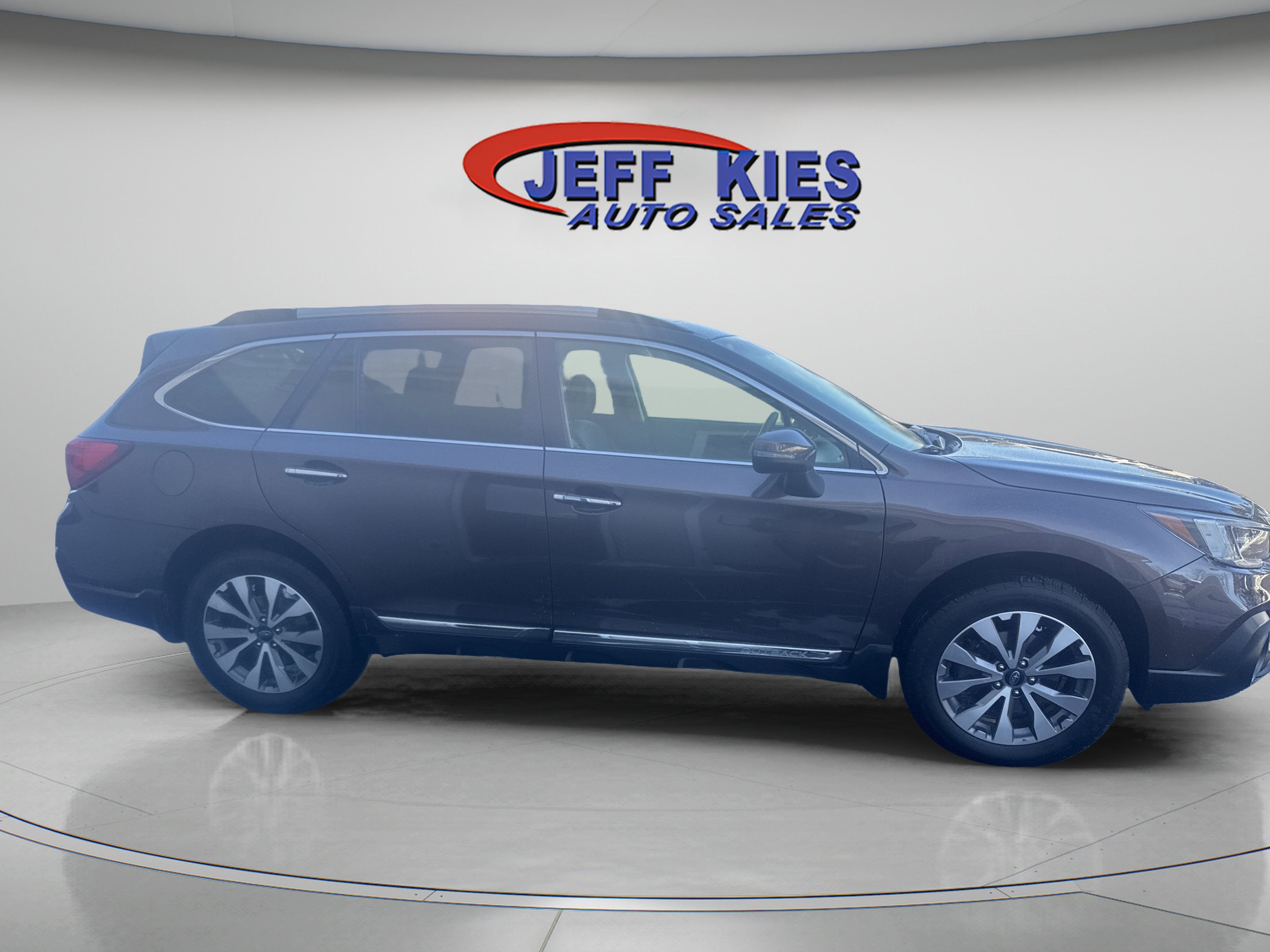 Used 2019 Subaru Outback 2.5i Touring AWD/4WD image 4