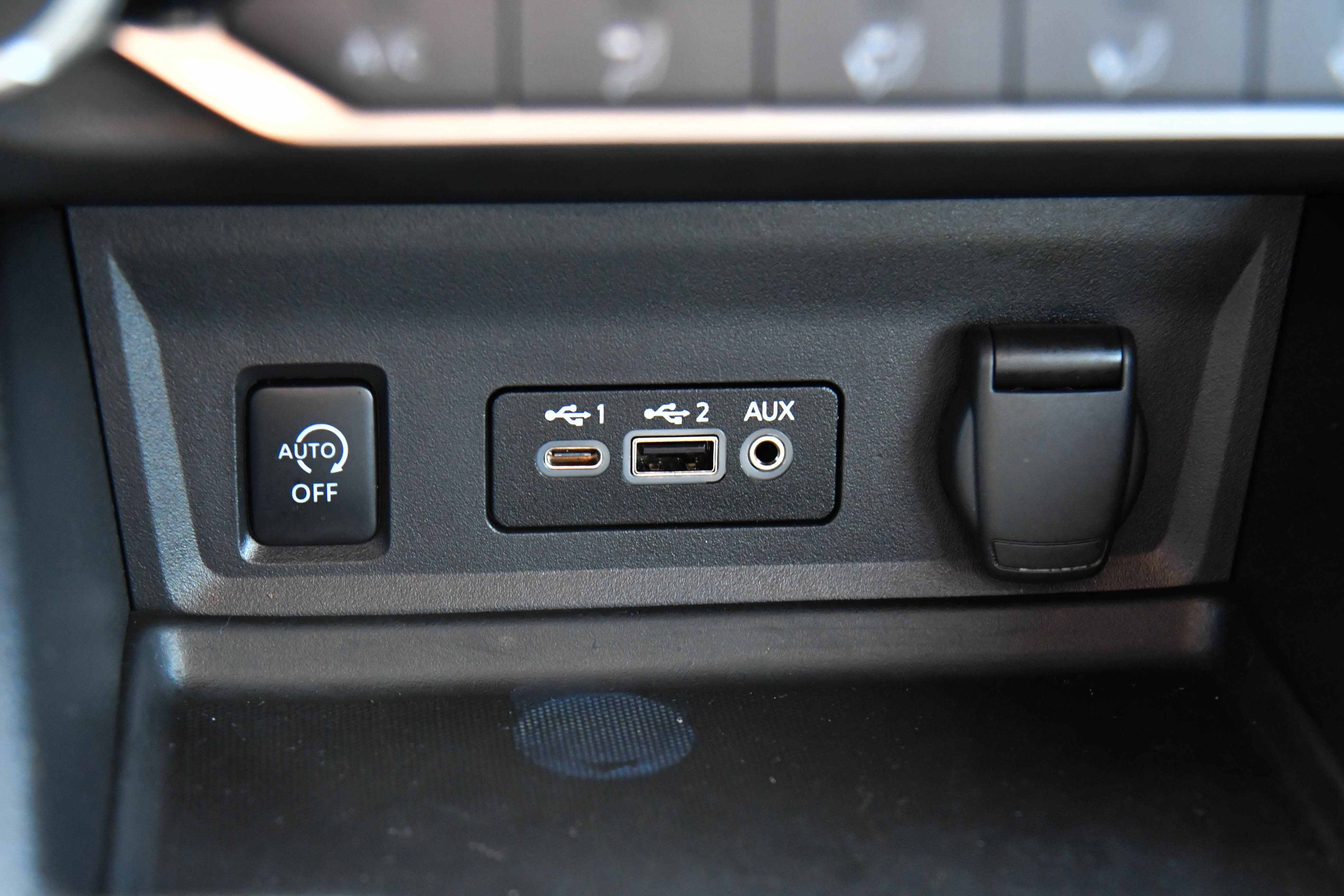 Used 2024 Nissan Sentra SV FWD image 21